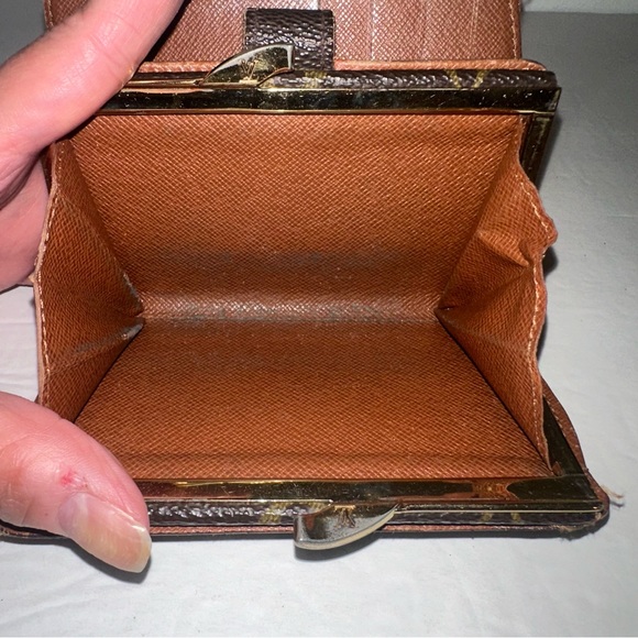 Louis Vuitton KISSLOCK Porte Monnaie Viennois Bifold Compact LV Monogram Wallet - Picture 14 of 17